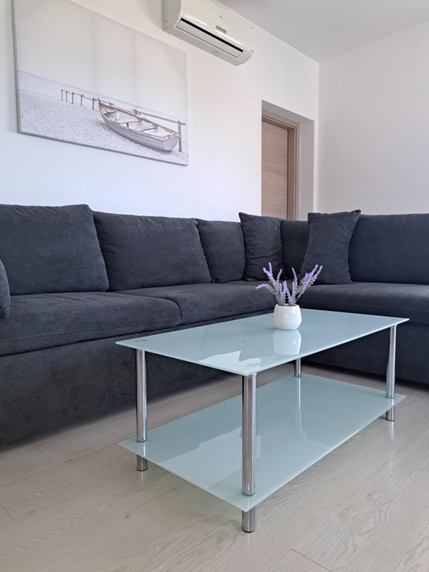Navis Apartment *